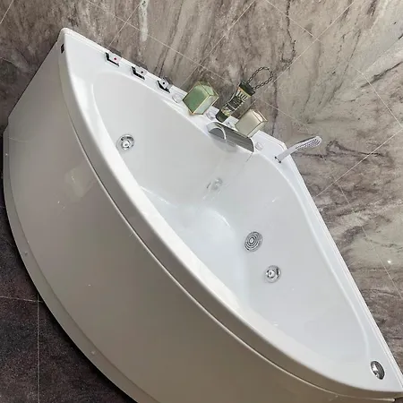 Don Gil Chic 4* פולינאנו א מארה